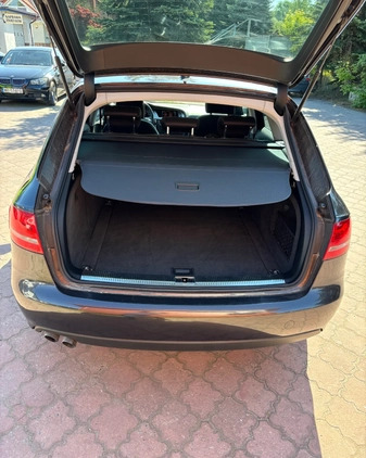 Audi A4 cena 31900 przebieg: 209000, rok produkcji 2011 z Radom małe 137
